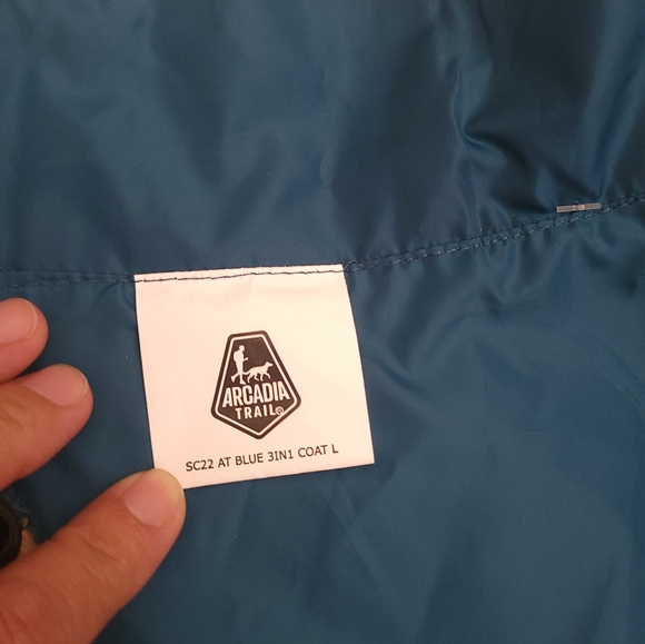 🦮NWT ARCADIA Trail 3-in-1 Multiwear Dog Coat. SIZE Medium - Picture 6 of 17